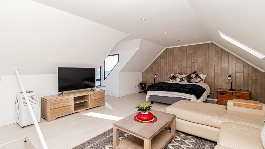 4 Bedroom Property for Sale in Beachfront Western Cape